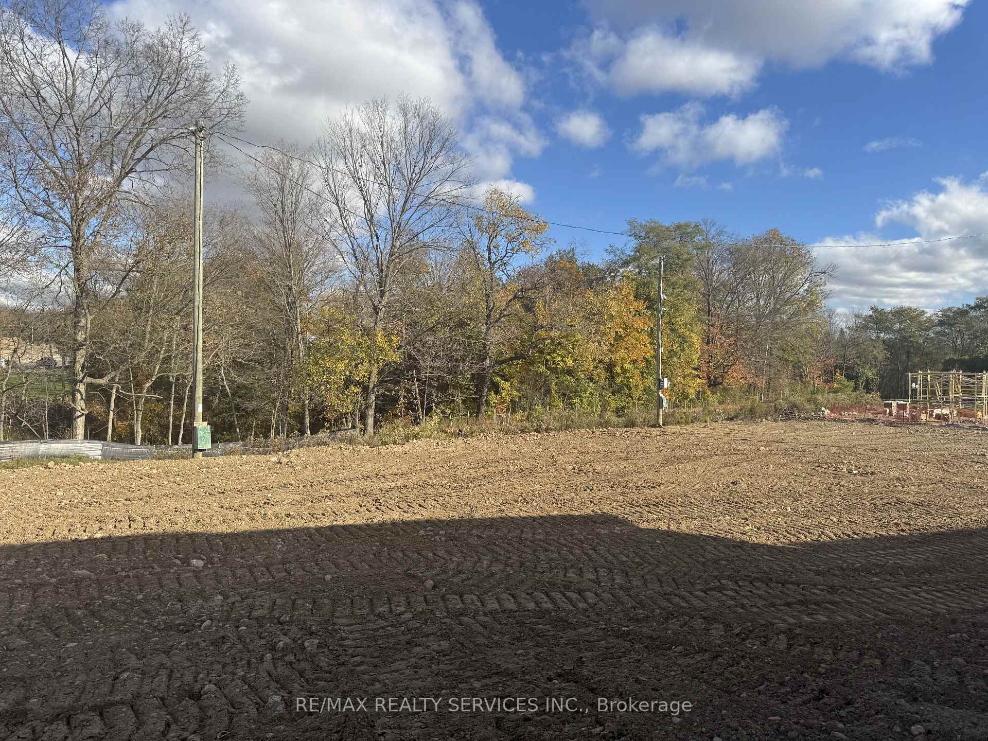Photo 10 of 4 Gilham Way, Brant, Paris — HOMEH