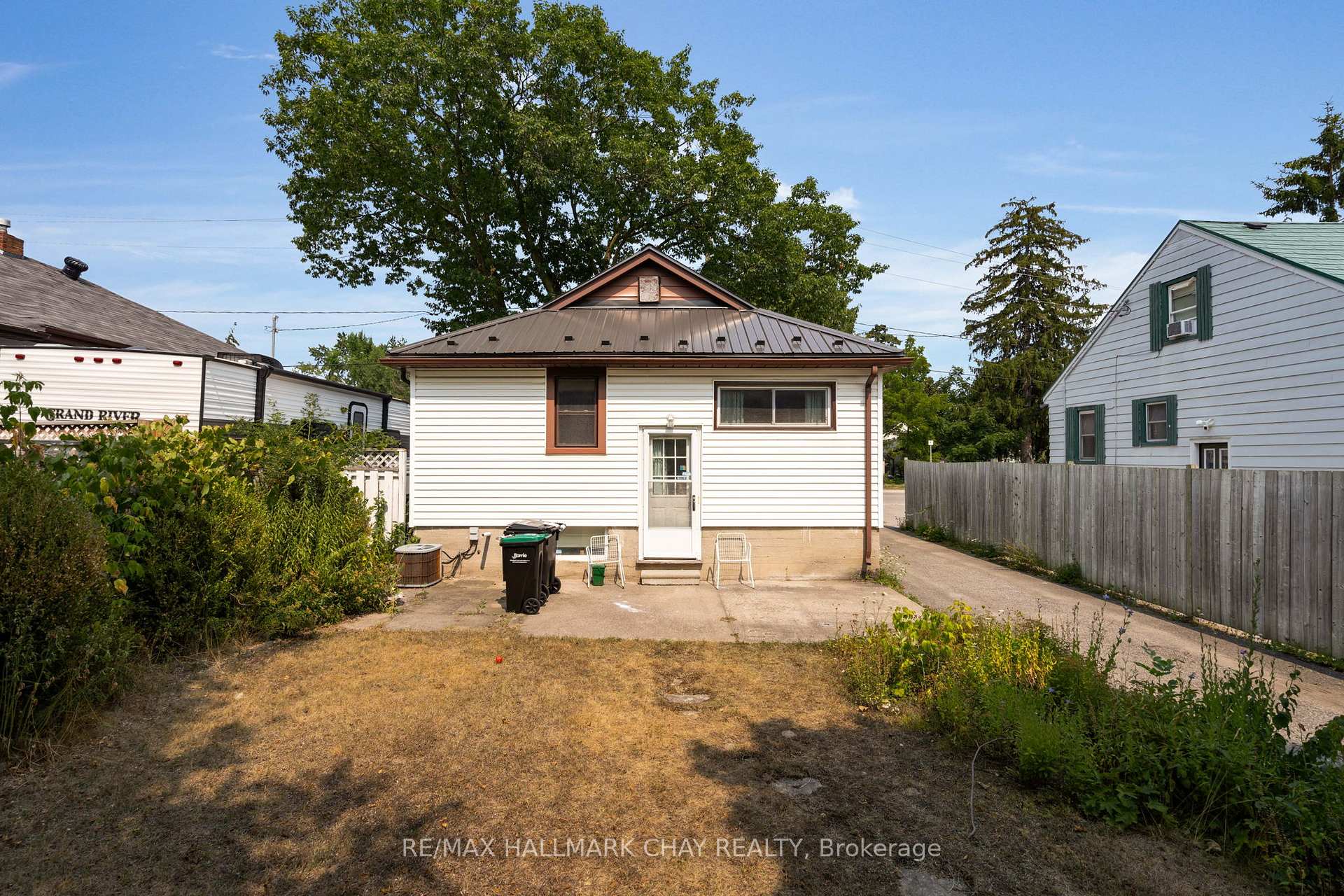 Photo 18 of 72 Eccles Street N, Barrie, Queen's Park — HOMEH