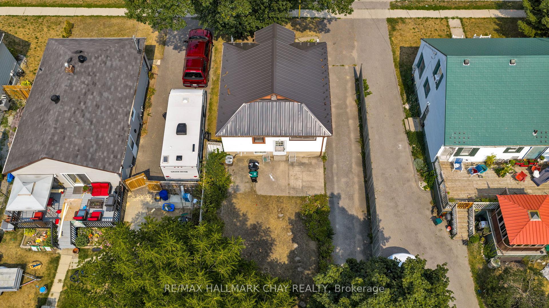 Photo 22 of 72 Eccles Street N, Barrie, Queen's Park — HOMEH
