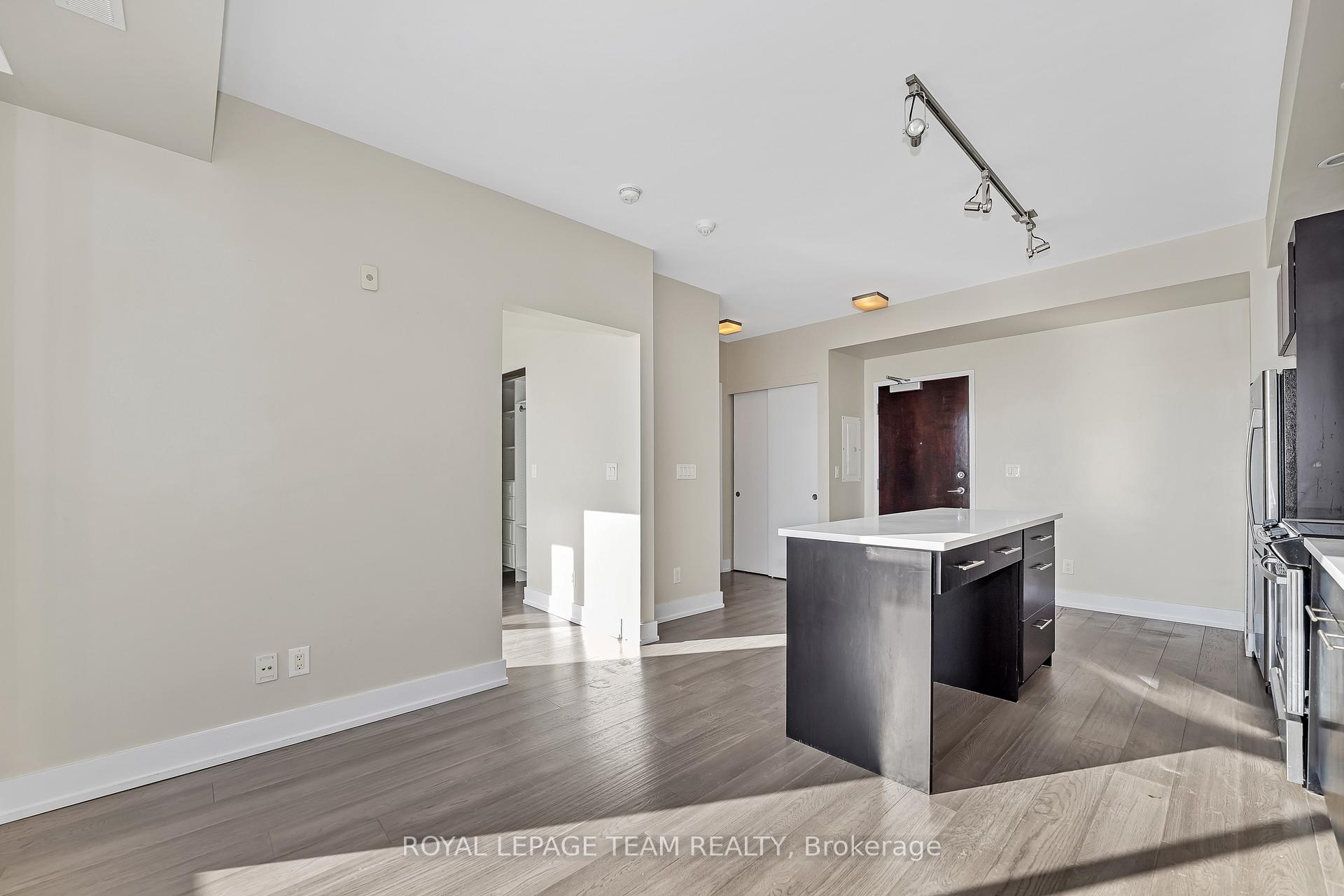 Photo 9 of Unit 717, 360 Patricia Avenue, Ottawa, Westboro South — HOMEH