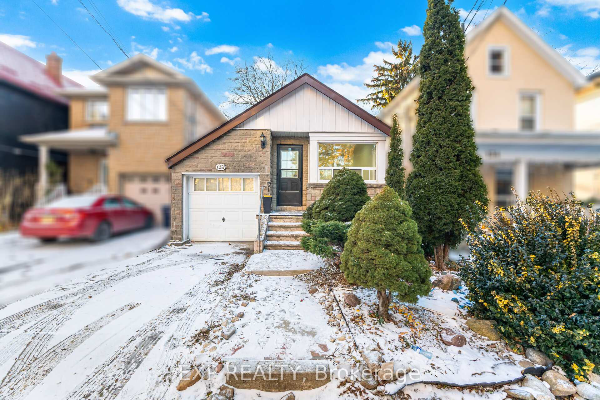 Photo 3 of 132 Barrington Avenue, Toronto, Crescent Town — HOMEH