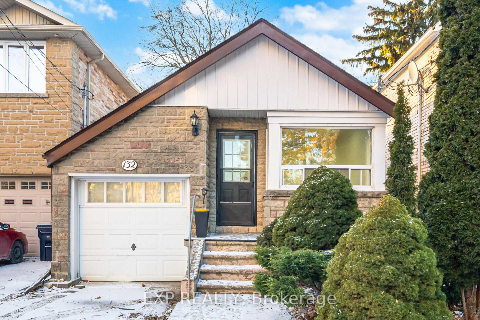Photo 4 of 132 Barrington Avenue, Toronto, Crescent Town — HOMEH