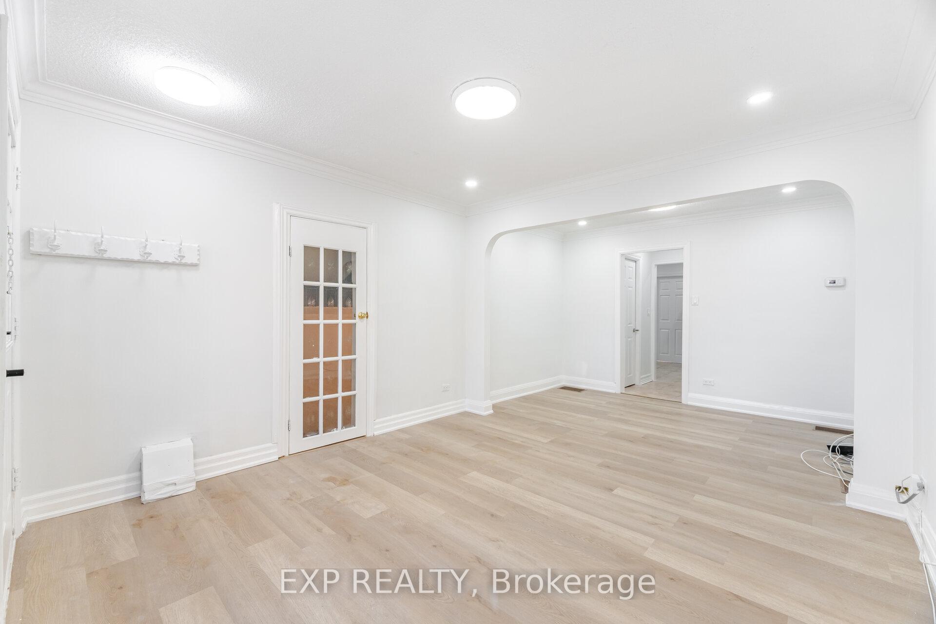 Photo 7 of 132 Barrington Avenue, Toronto, Crescent Town — HOMEH