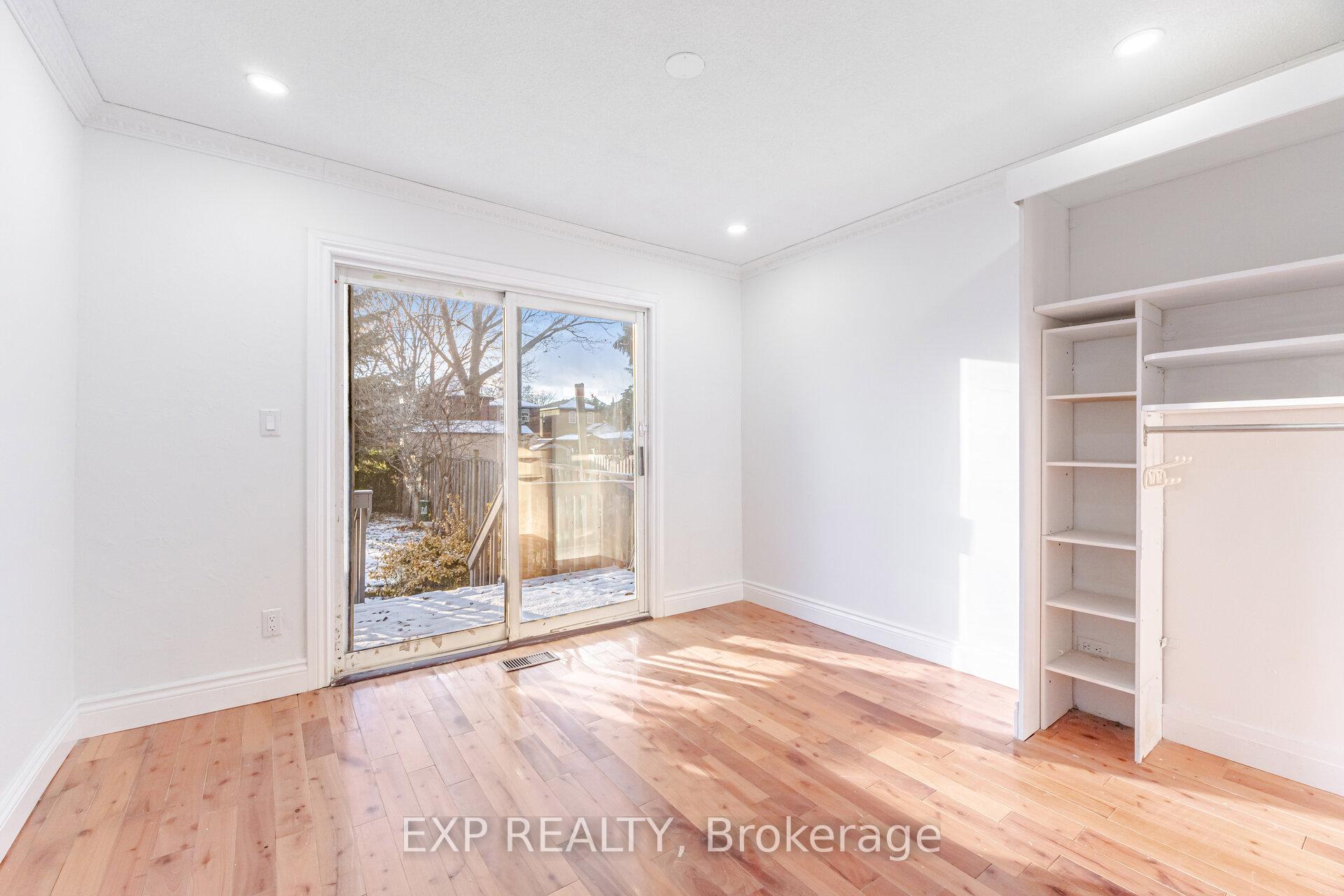 Photo 18 of 132 Barrington Avenue, Toronto, Crescent Town — HOMEH