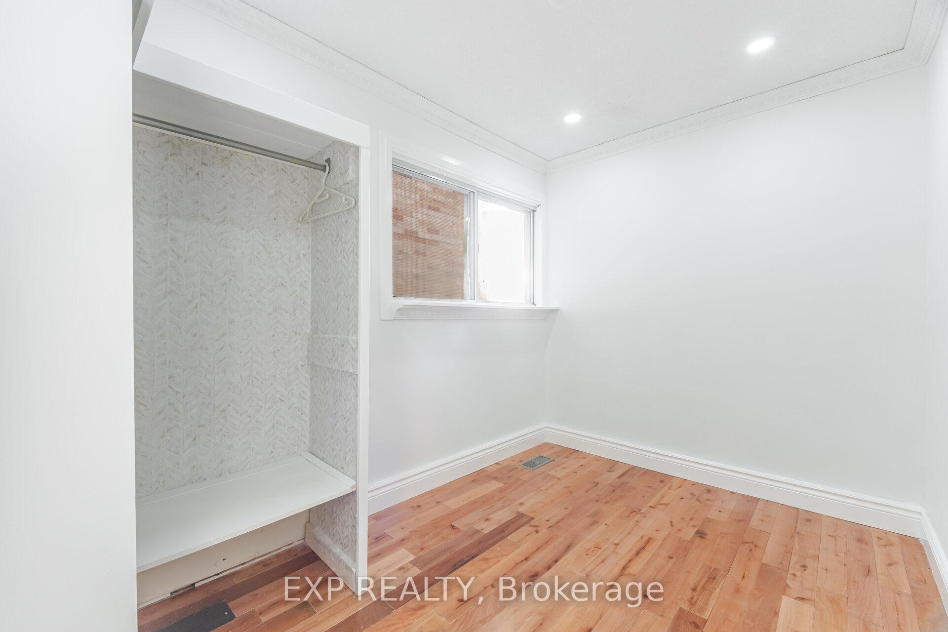 Photo 20 of 132 Barrington Avenue, Toronto, Crescent Town — HOMEH