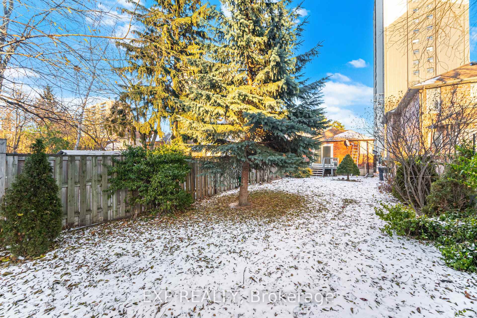 Photo 26 of 132 Barrington Avenue, Toronto, Crescent Town — HOMEH