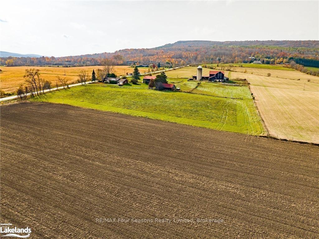 Photo 10 of 8476 36/37 Sd Rd Nottawasaga, Clearview, Rural Clearview — HOMEH