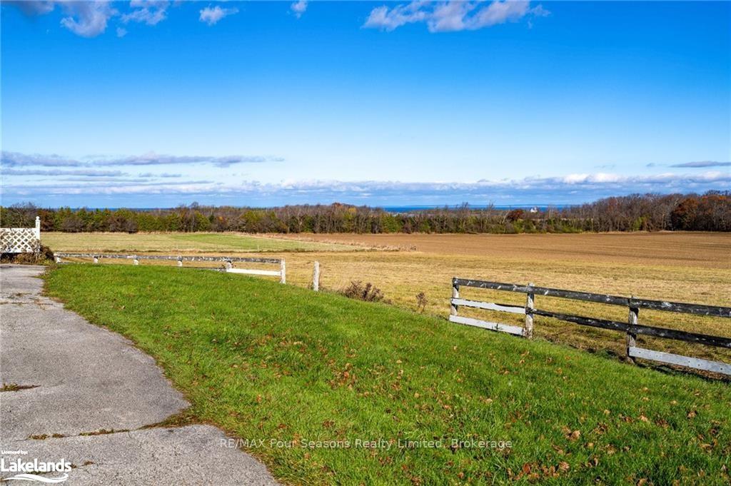 Photo 37 of 8476 36/37 Sd Rd Nottawasaga, Clearview, Rural Clearview — HOMEH