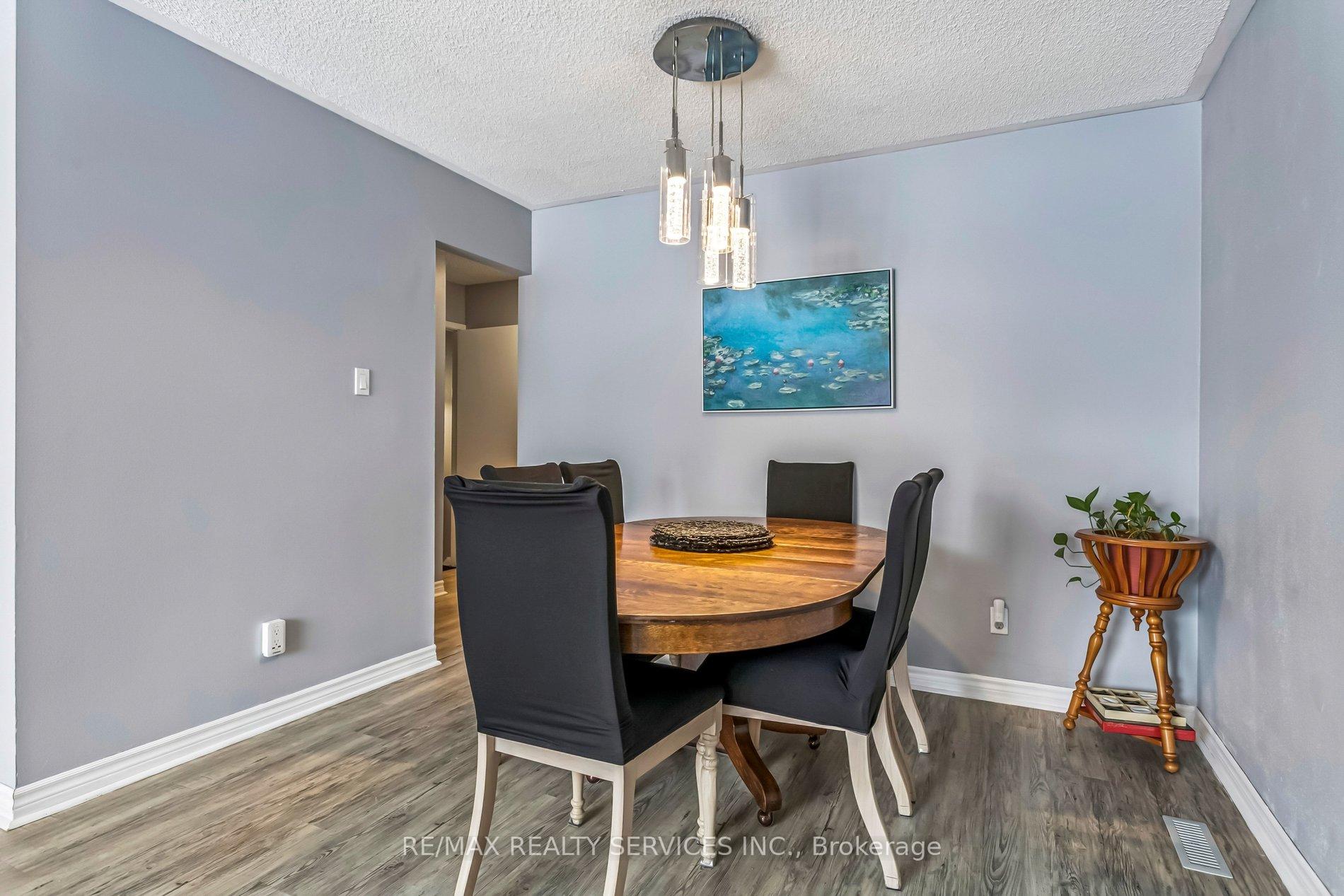 Photo 5 of 253 Vodden Street E, Brampton, Madoc — HOMEH
