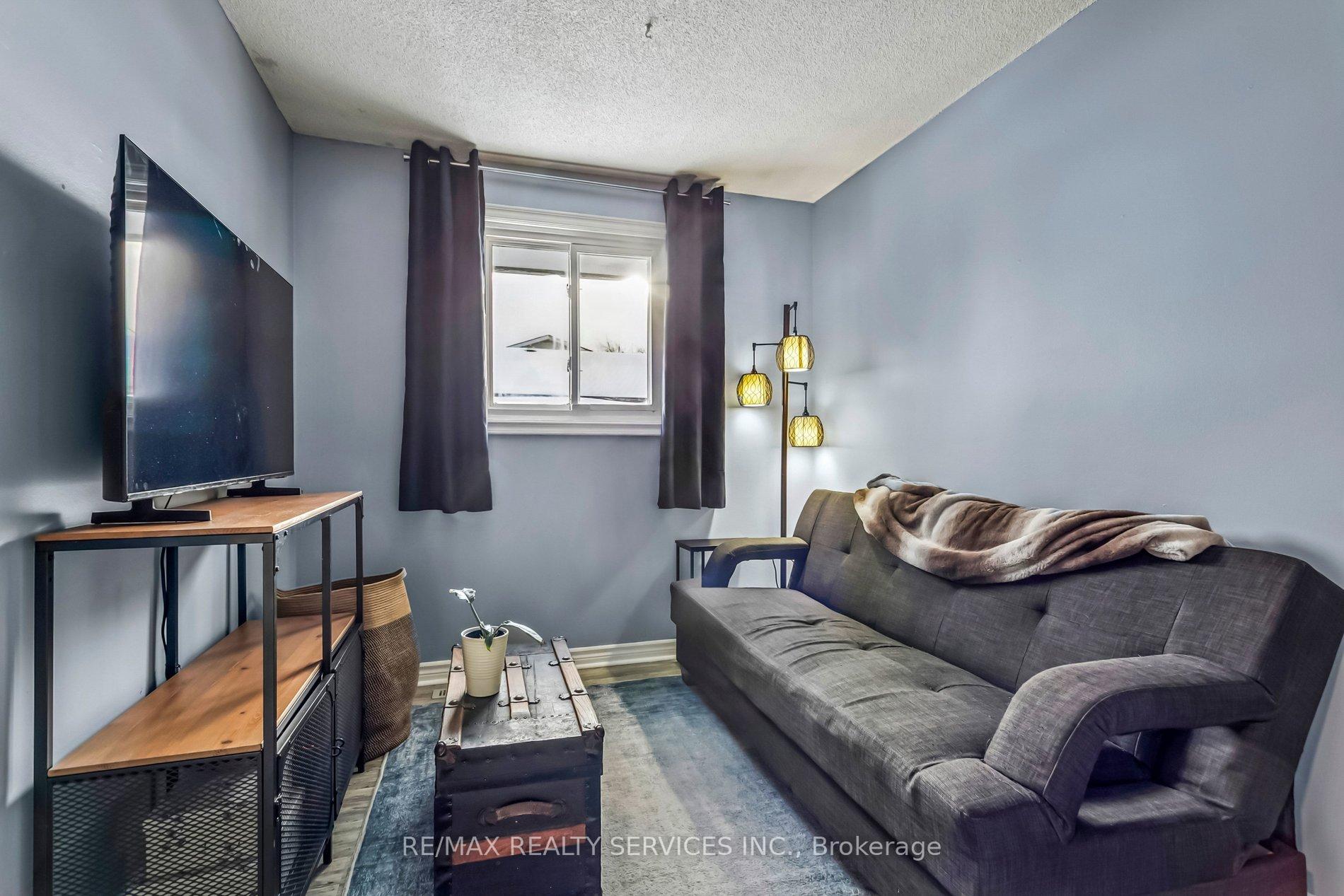 Photo 13 of 253 Vodden Street E, Brampton, Madoc — HOMEH