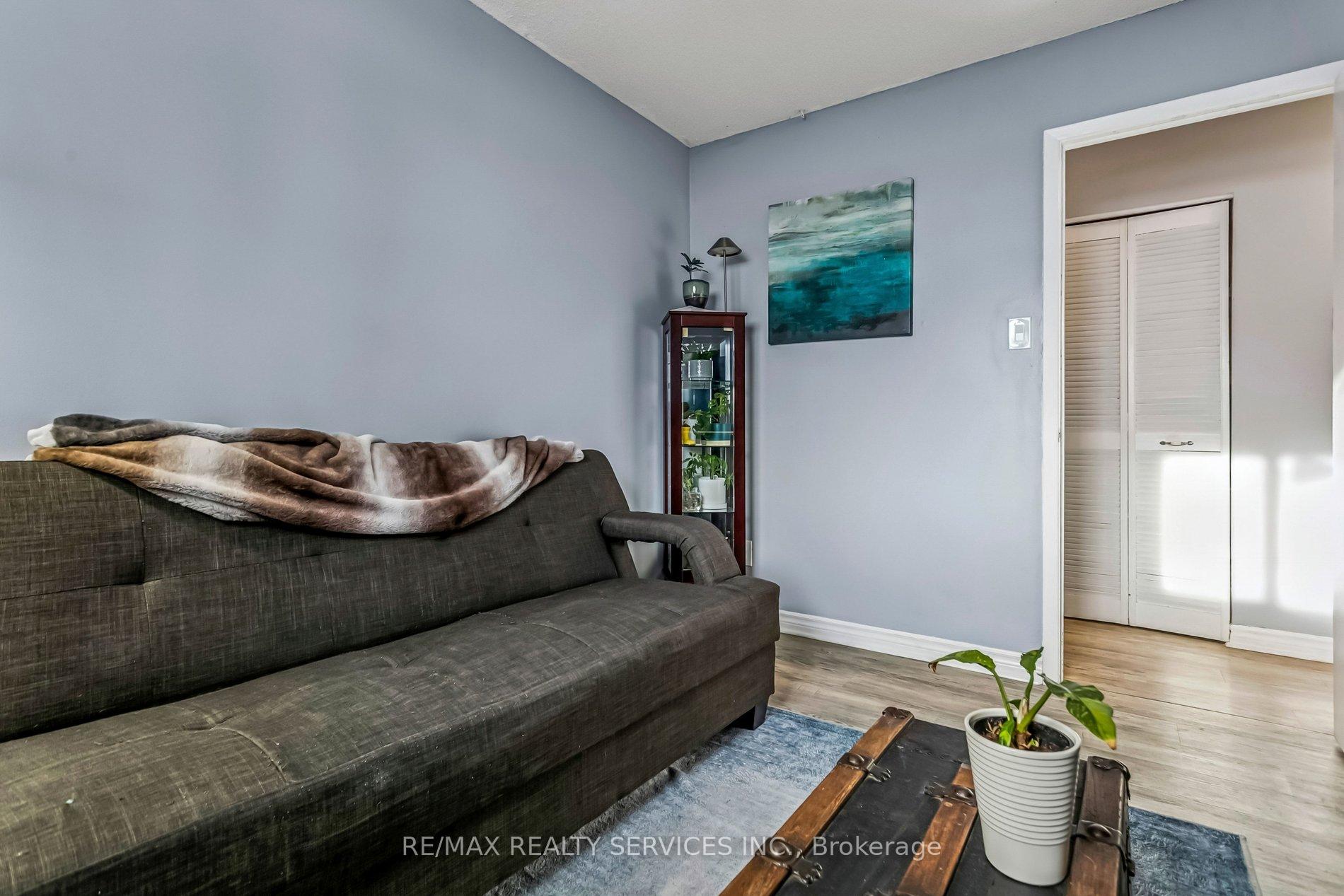 Photo 11 of 253 Vodden Street E, Brampton, Madoc — HOMEH