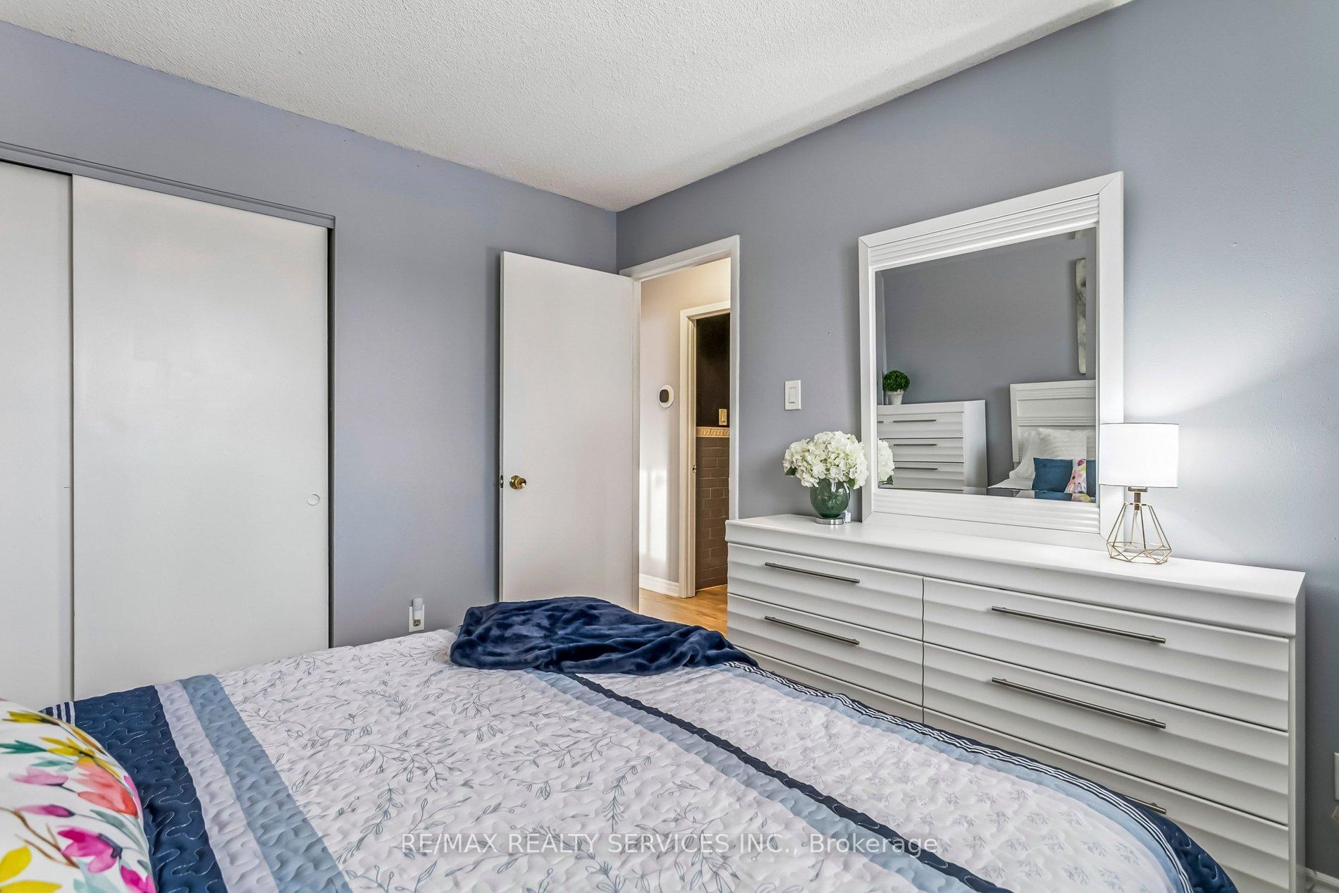 Photo 35 of 253 Vodden Street E, Brampton, Madoc — HOMEH