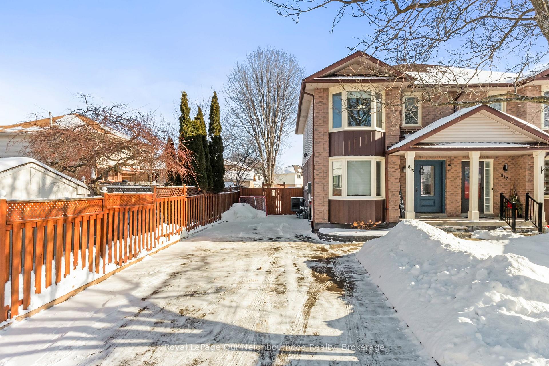 Photo 1 of 815 Buttonbush Court, Oshawa, Pinecrest — HOMEH