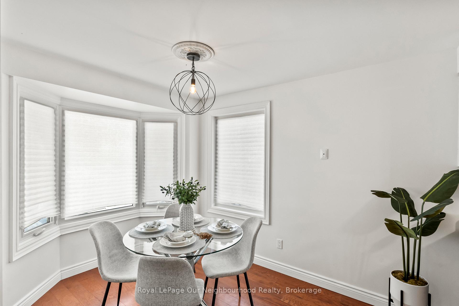 Photo 5 of 815 Buttonbush Court, Oshawa, Pinecrest — HOMEH