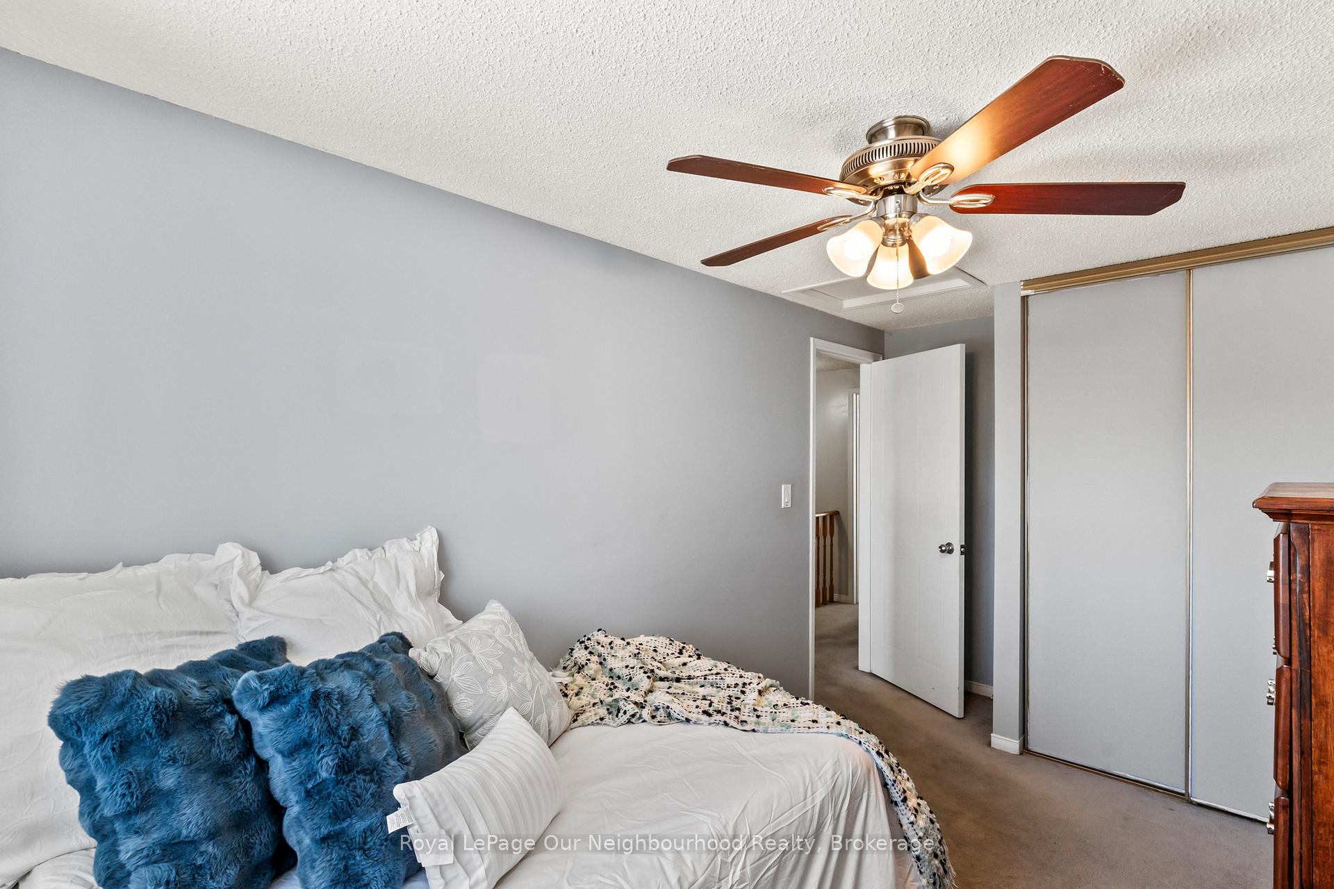 Photo 15 of 815 Buttonbush Court, Oshawa, Pinecrest — HOMEH