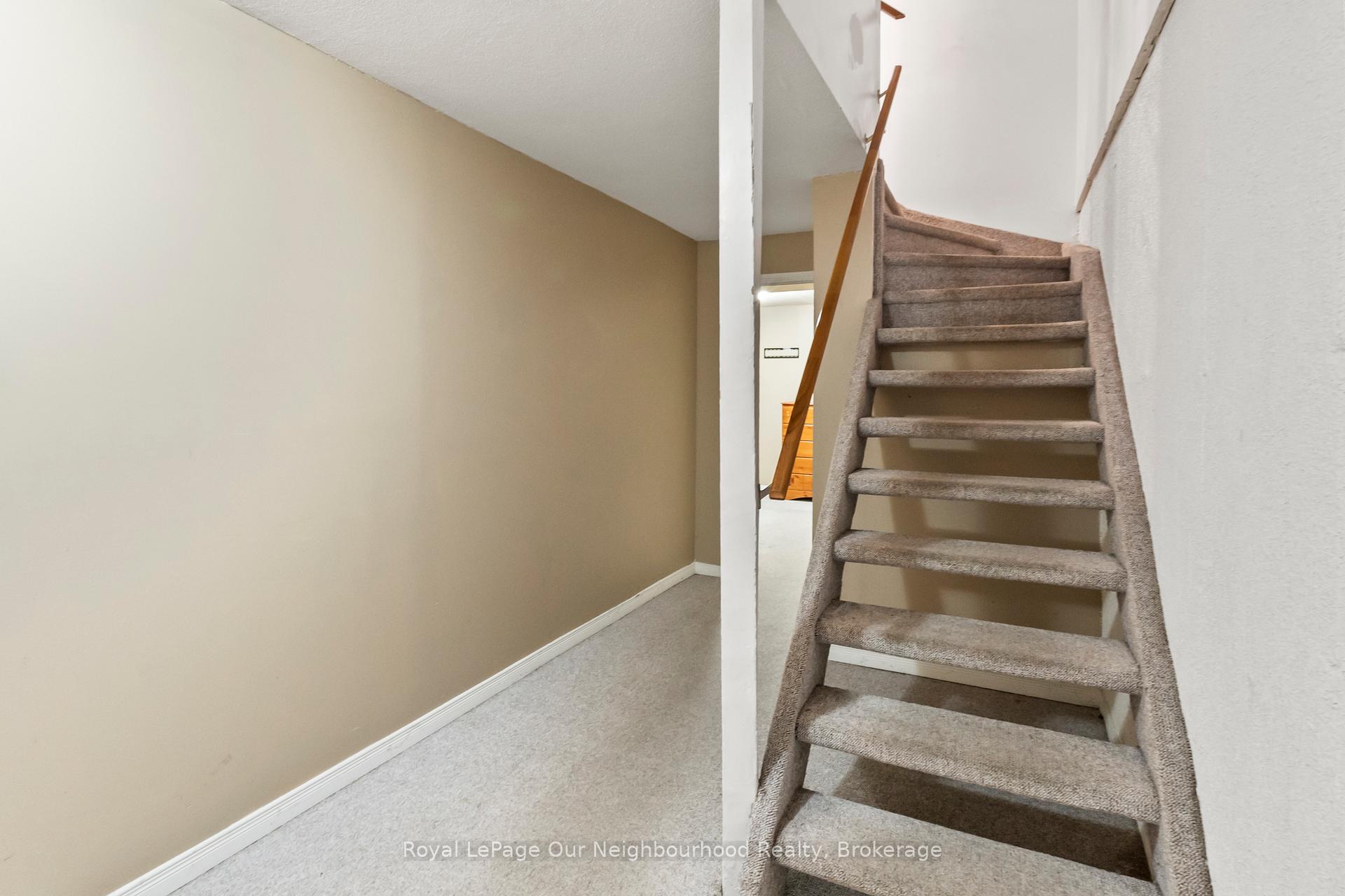 Photo 16 of 815 Buttonbush Court, Oshawa, Pinecrest — HOMEH