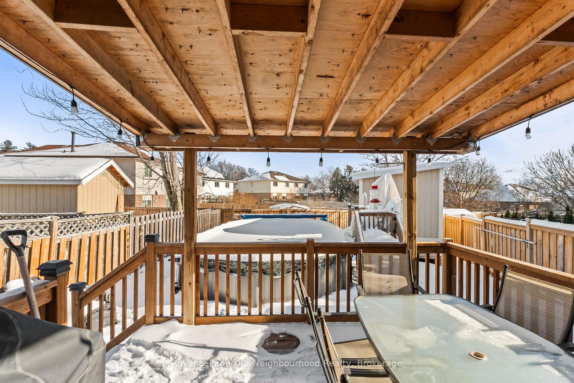 Photo 17 of 815 Buttonbush Court, Oshawa, Pinecrest — HOMEH