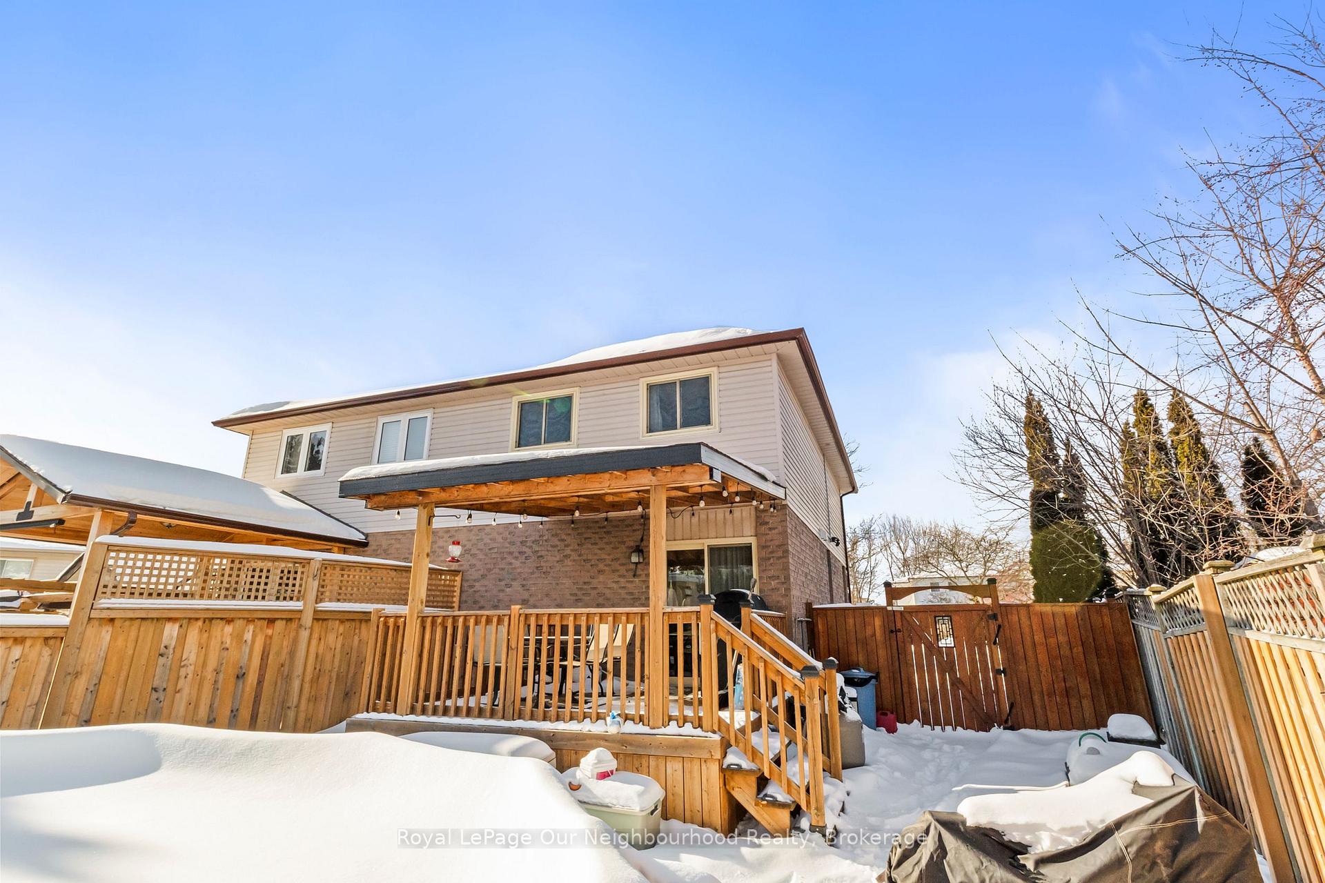 Photo 32 of 815 Buttonbush Court, Oshawa, Pinecrest — HOMEH