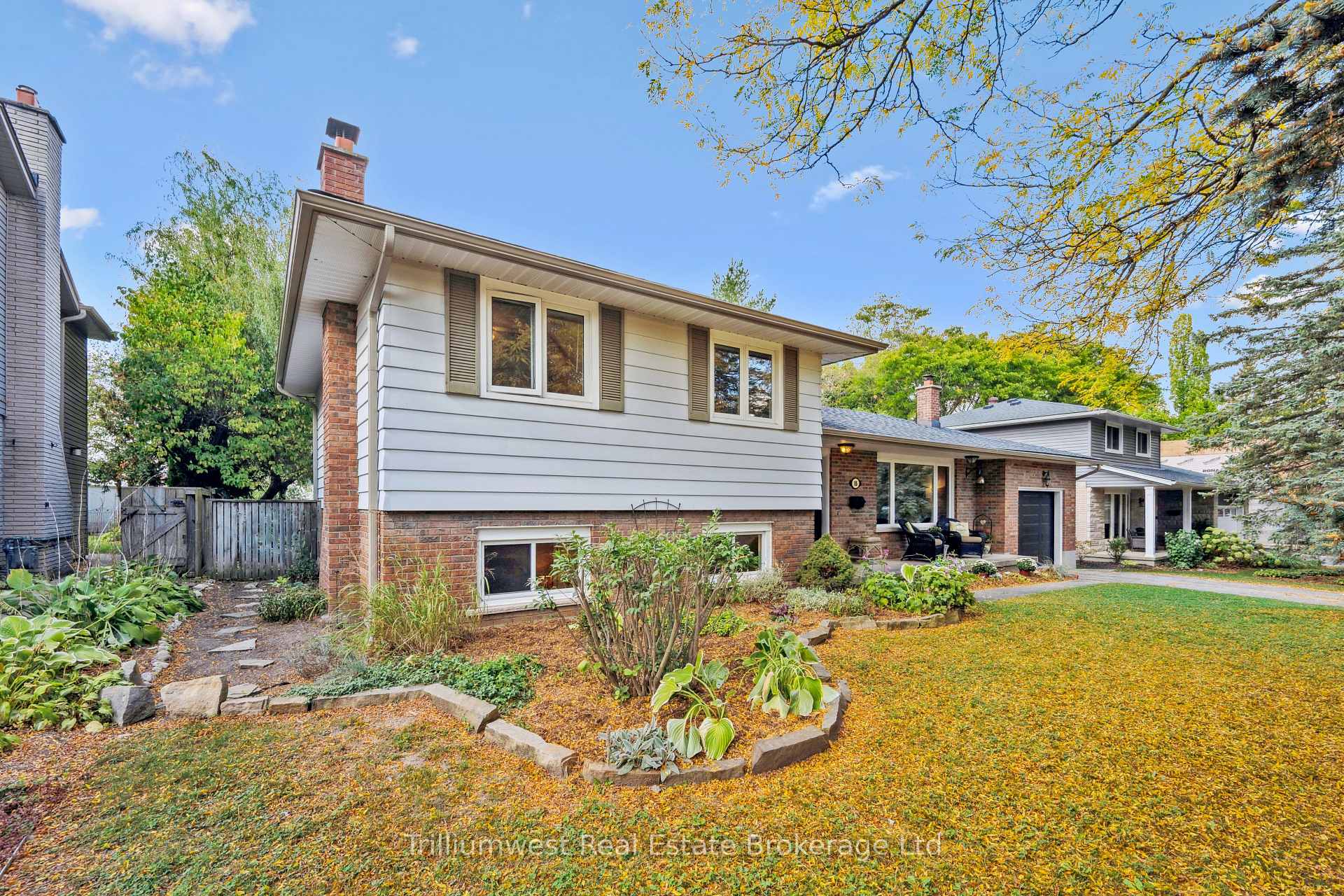 Photo 4 of 15 Karen Avenue, Guelph, Kortright West — HOMEH