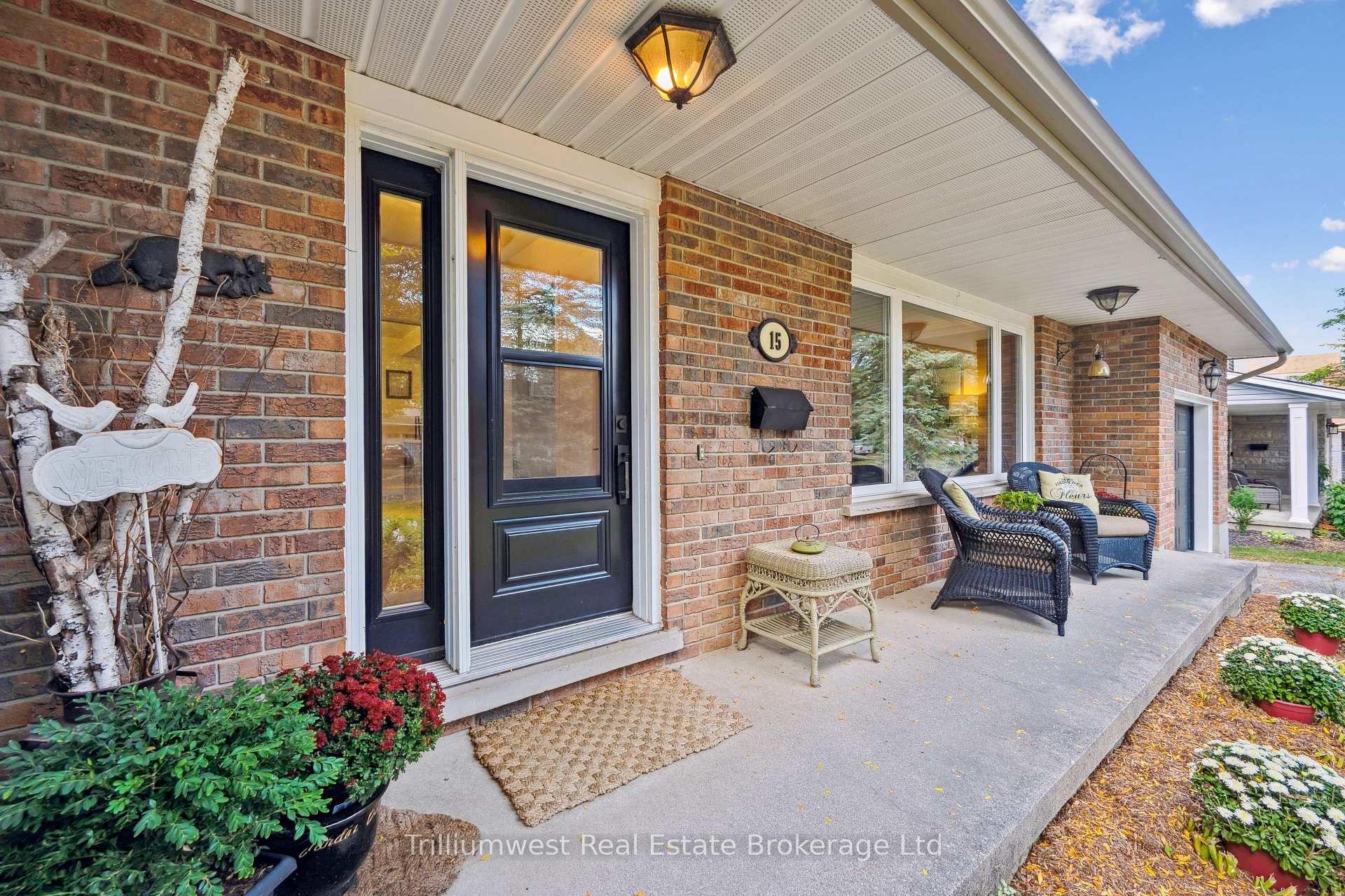 Photo 5 of 15 Karen Avenue, Guelph, Kortright West — HOMEH
