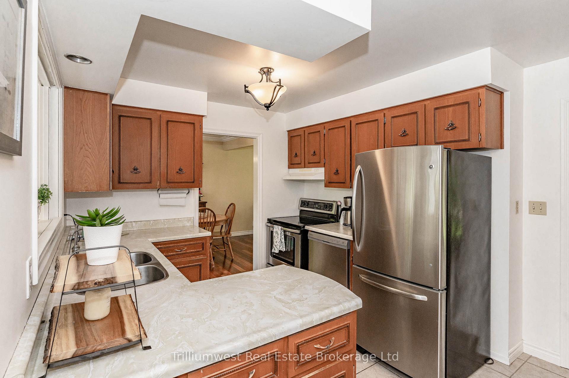 Photo 12 of 15 Karen Avenue, Guelph, Kortright West — HOMEH