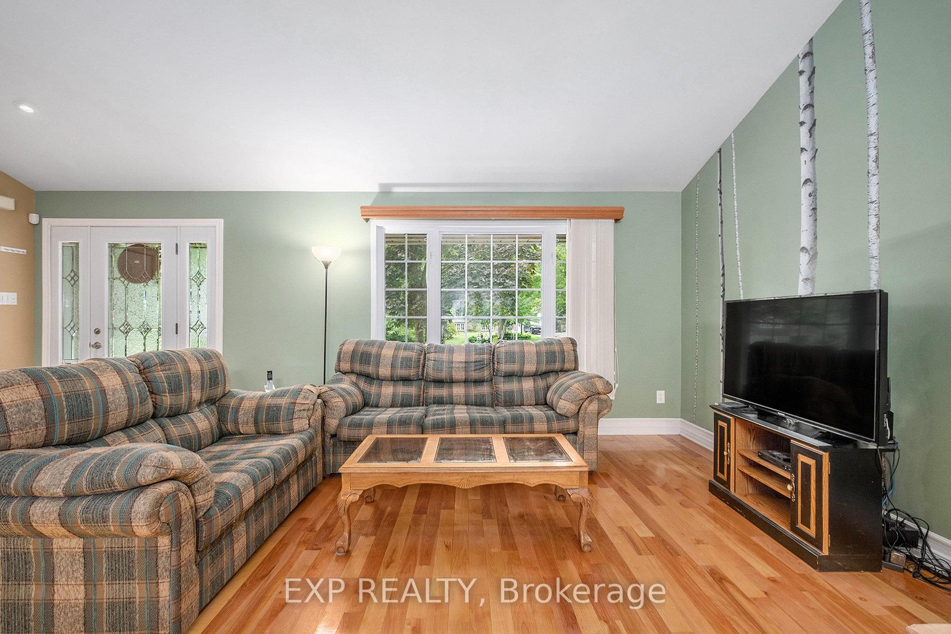 Photo 8 of 3313 Wild Cherry Drive, Ottawa, Osgoode — HOMEH
