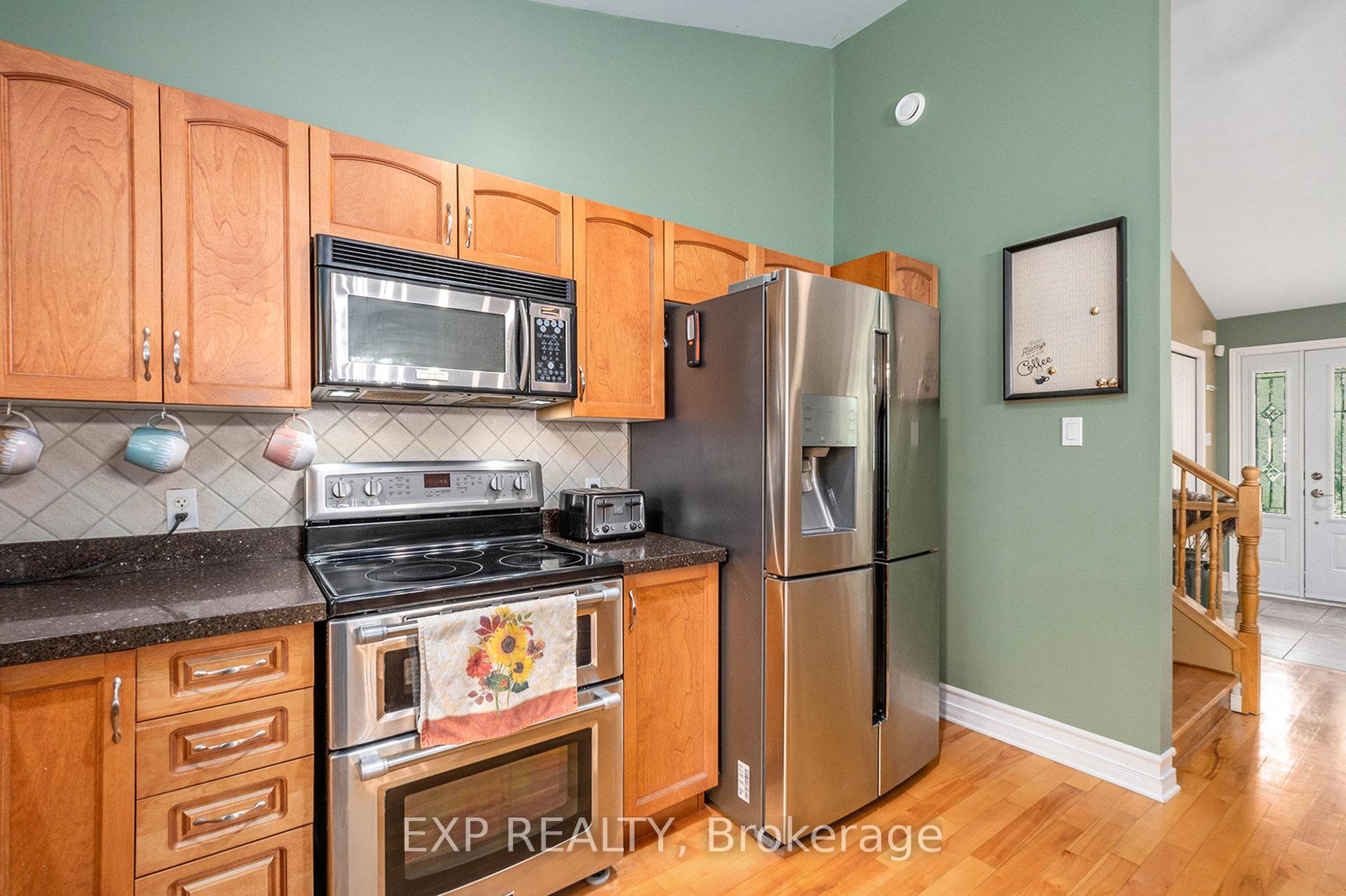 Photo 13 of 3313 Wild Cherry Drive, Ottawa, Osgoode — HOMEH