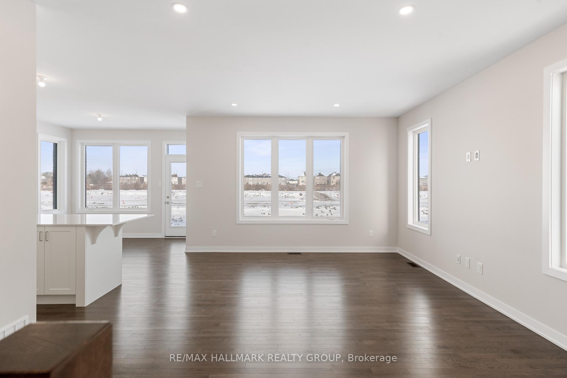 Photo 3 of 162 Conservancy Drive, Ottawa, Barrhaven - Heritage Park — HOMEH