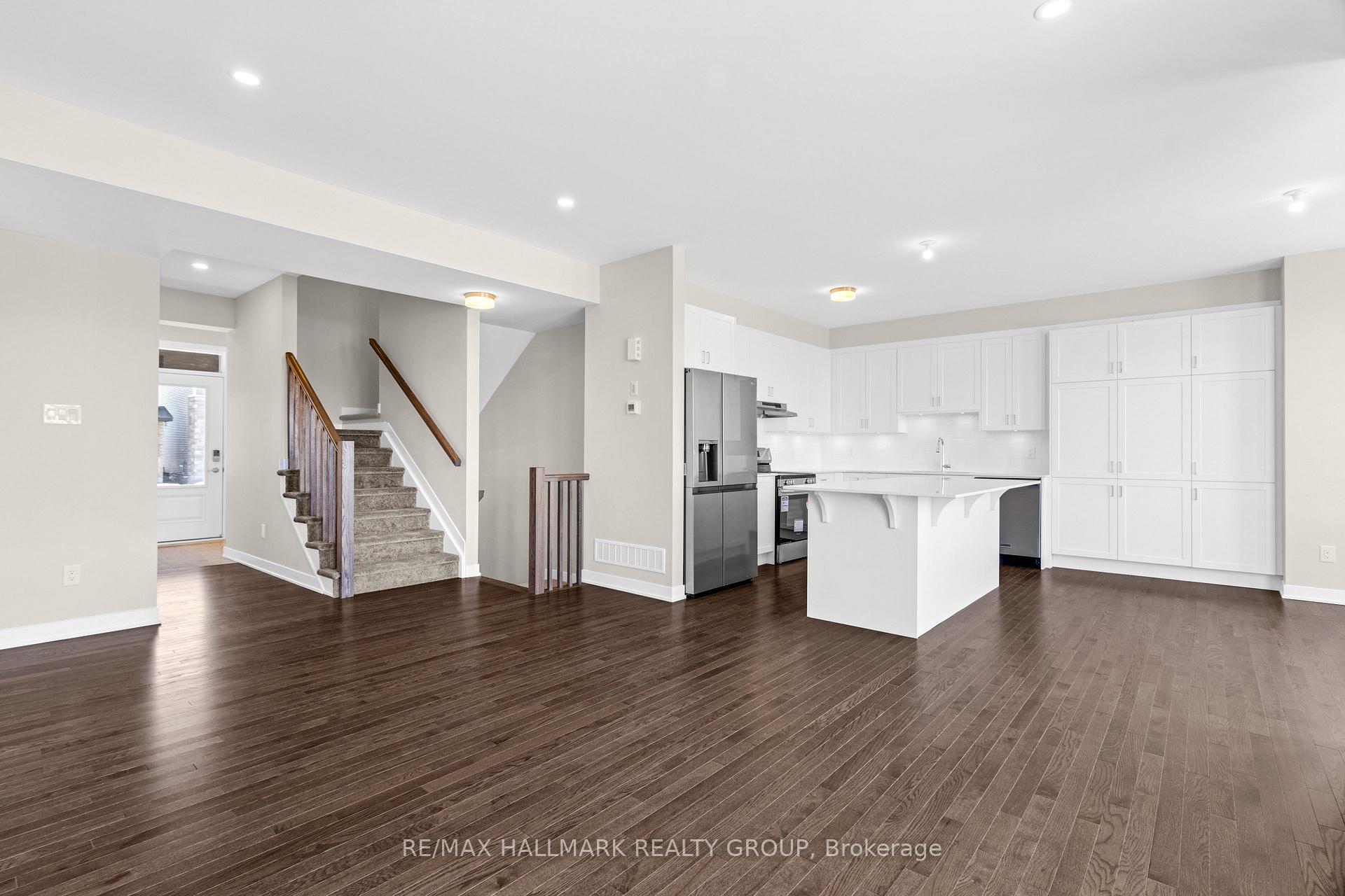 Photo 5 of 162 Conservancy Drive, Ottawa, Barrhaven - Heritage Park — HOMEH