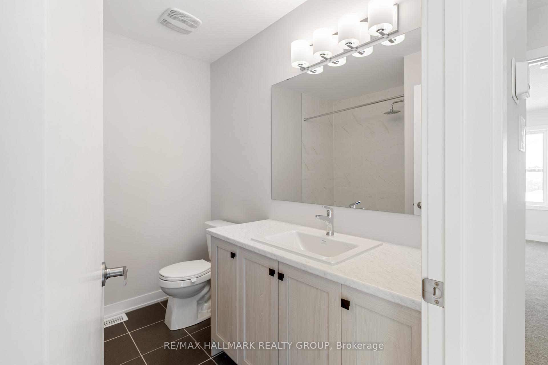 Photo 15 of 162 Conservancy Drive, Ottawa, Barrhaven - Heritage Park — HOMEH