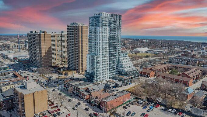 Photo 1 of Unit 810, 286 Main Street, Toronto, East End-Danforth — HOMEH