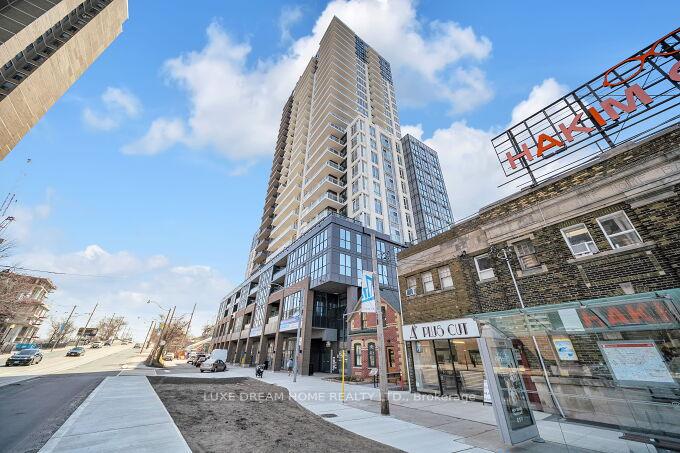 Photo 2 of Unit 810, 286 Main Street, Toronto, East End-Danforth — HOMEH