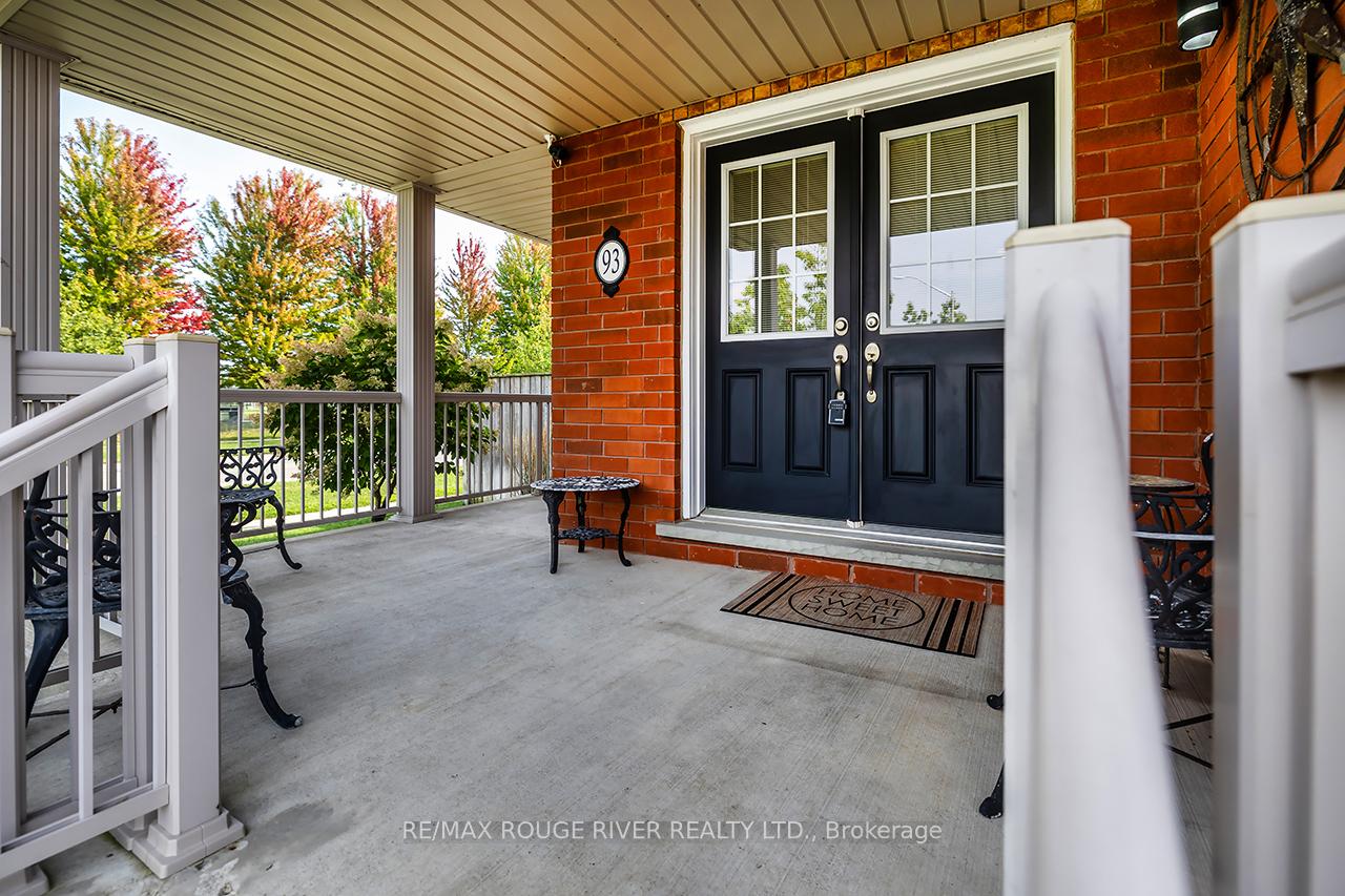 Photo 4 of 93 Bathgate Crescent, Clarington, Courtice — HOMEH