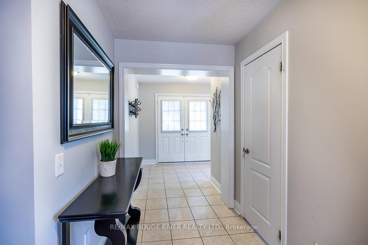 Photo 10 of 93 Bathgate Crescent, Clarington, Courtice — HOMEH