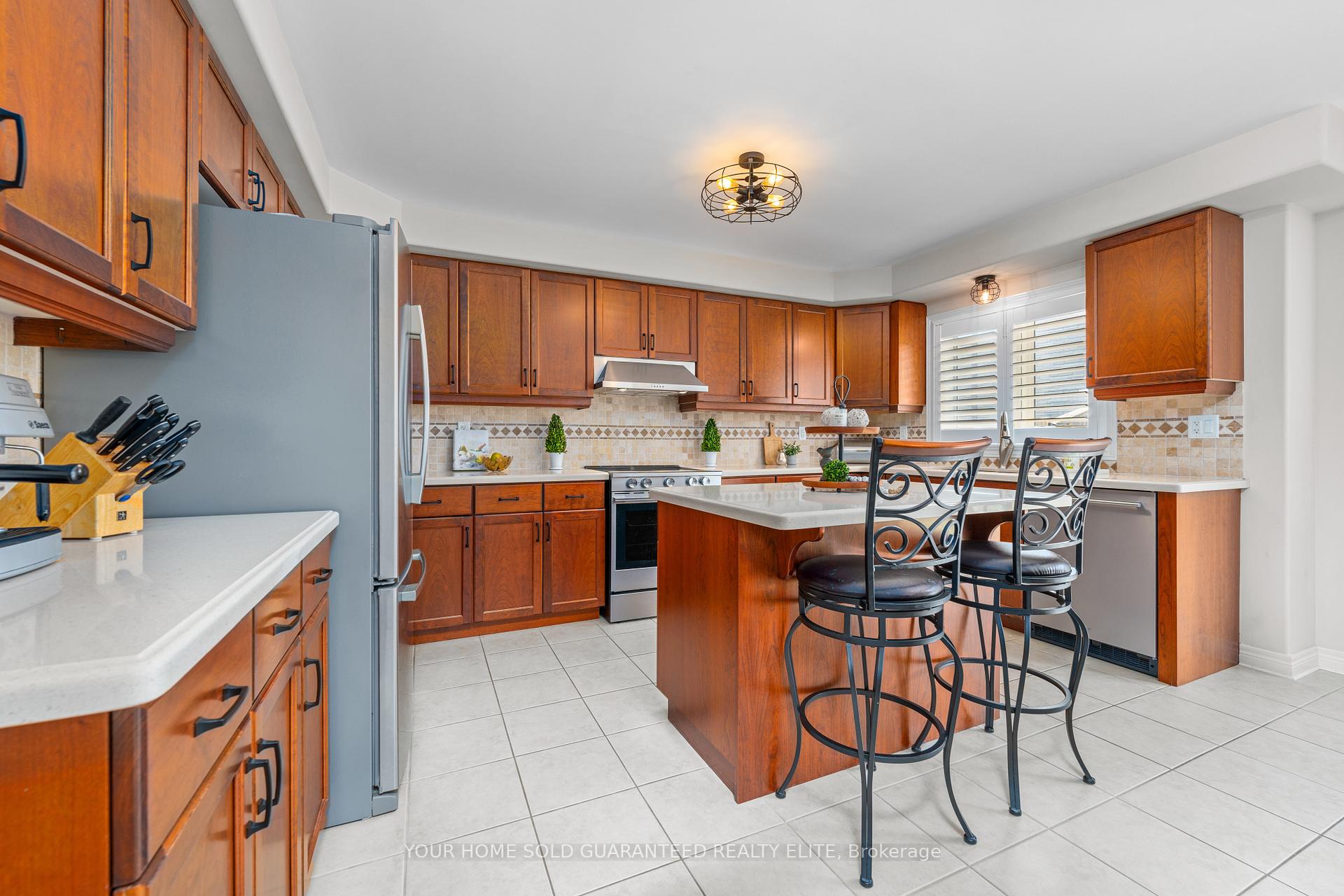Photo 2 of 78 Lorne Avenue, Grimsby, Grimsby Beach — HOMEH