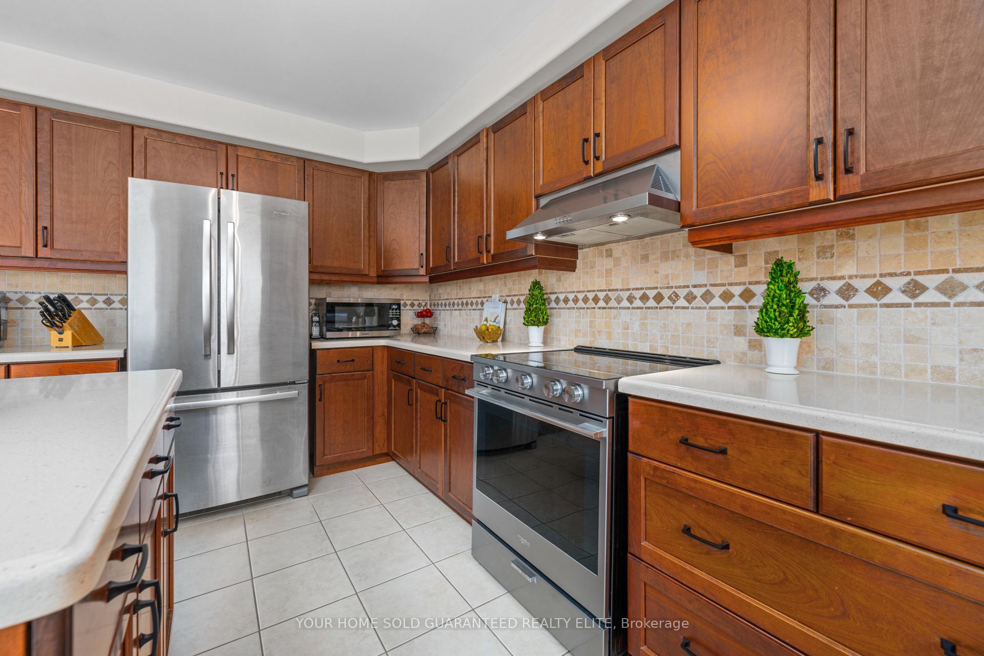 Photo 4 of 78 Lorne Avenue, Grimsby, Grimsby Beach — HOMEH