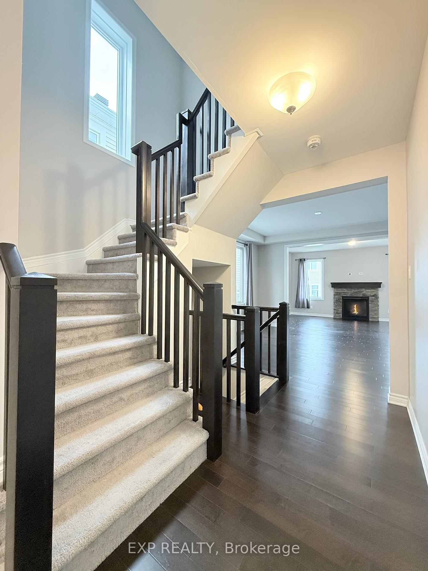 Photo 4 of 712 Devario Crescent, Ottawa, Barrhaven - Half Moon Bay — HOMEH