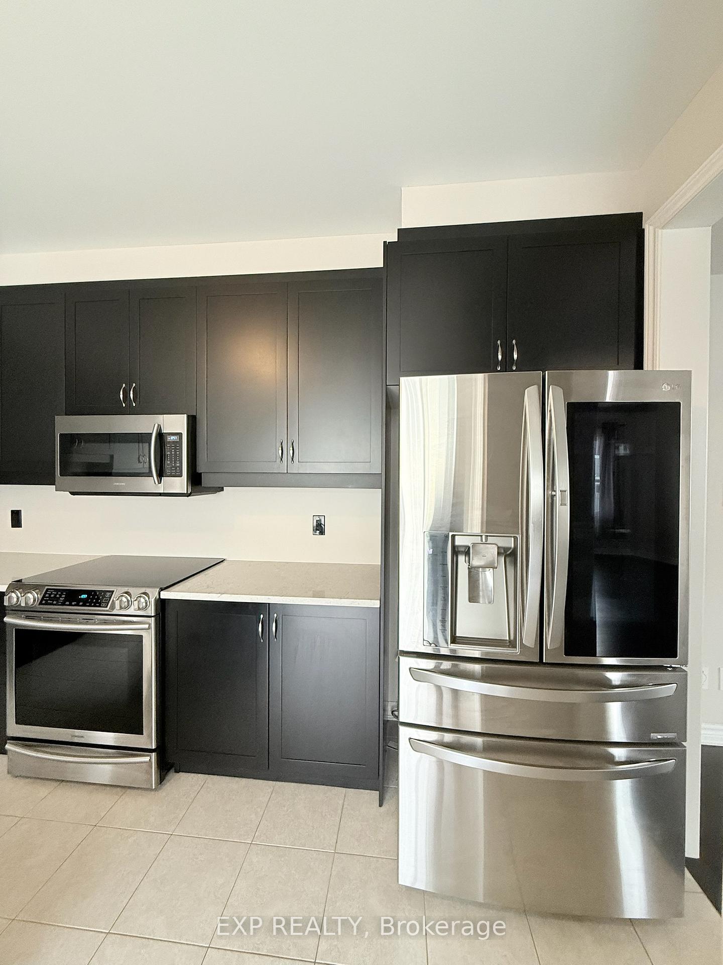 Photo 8 of 712 Devario Crescent, Ottawa, Barrhaven - Half Moon Bay — HOMEH