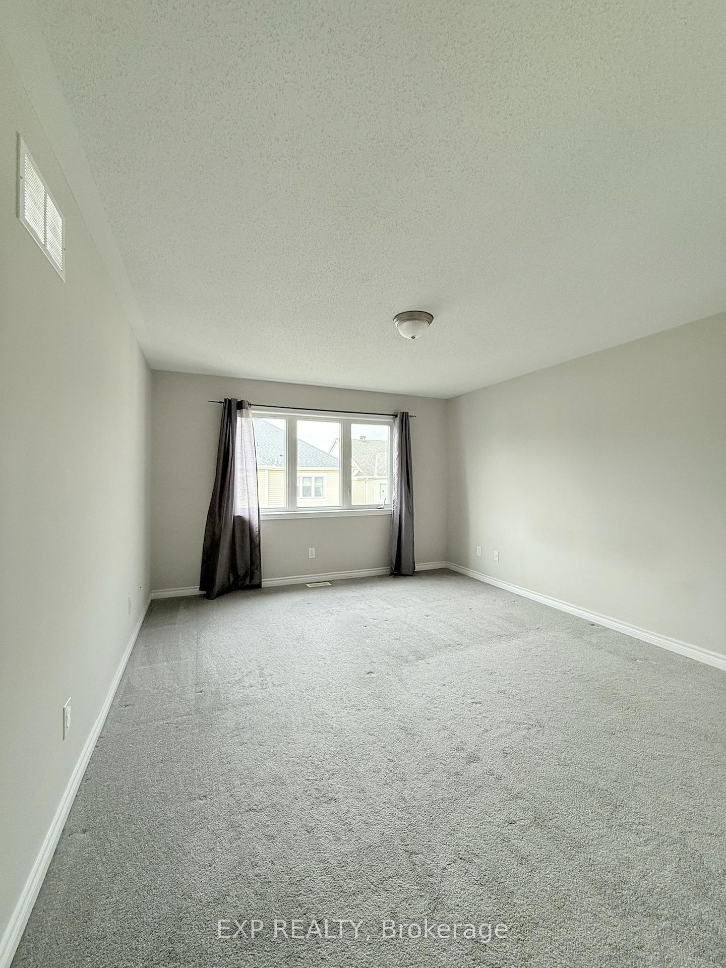 Photo 13 of 712 Devario Crescent, Ottawa, Barrhaven - Half Moon Bay — HOMEH