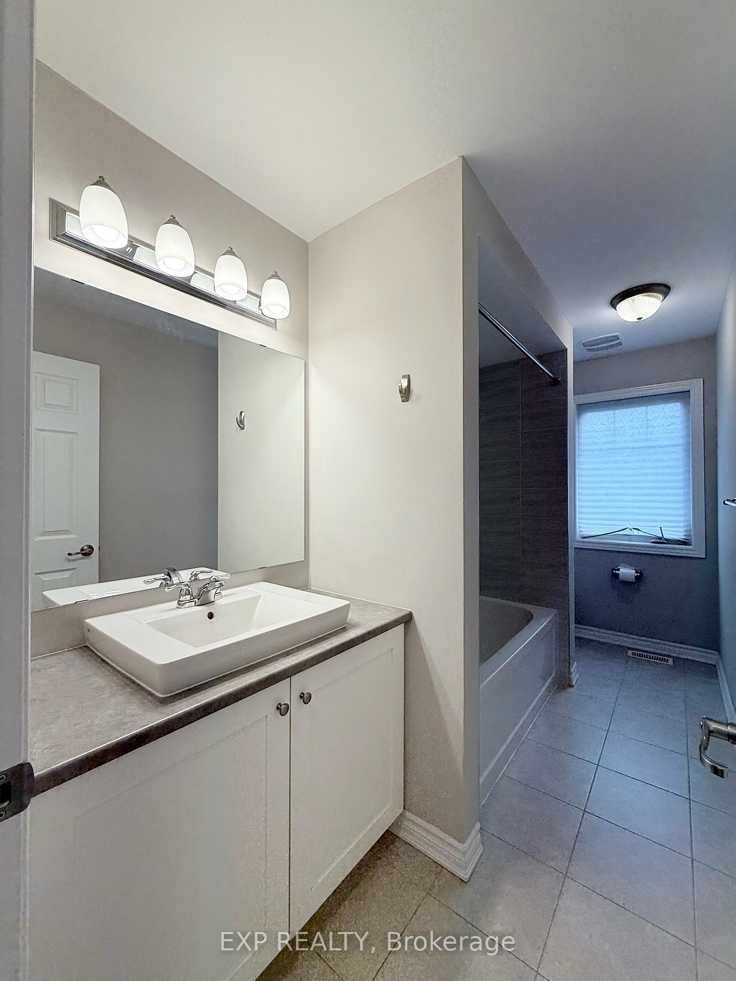 Photo 15 of 712 Devario Crescent, Ottawa, Barrhaven - Half Moon Bay — HOMEH