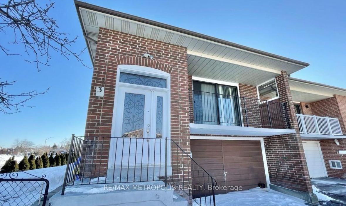 Photo 6 of Unit UPPER & LOWER, 3 Prairie Dunes Place, Vaughan, Glen Shields — HOMEH
