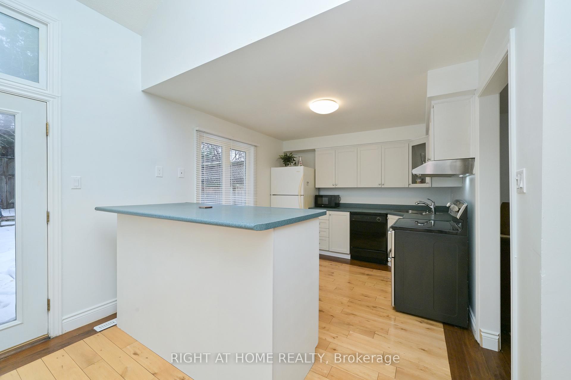 Photo 2 of 82 Leacrest Street, Brampton, Westgate — HOMEH