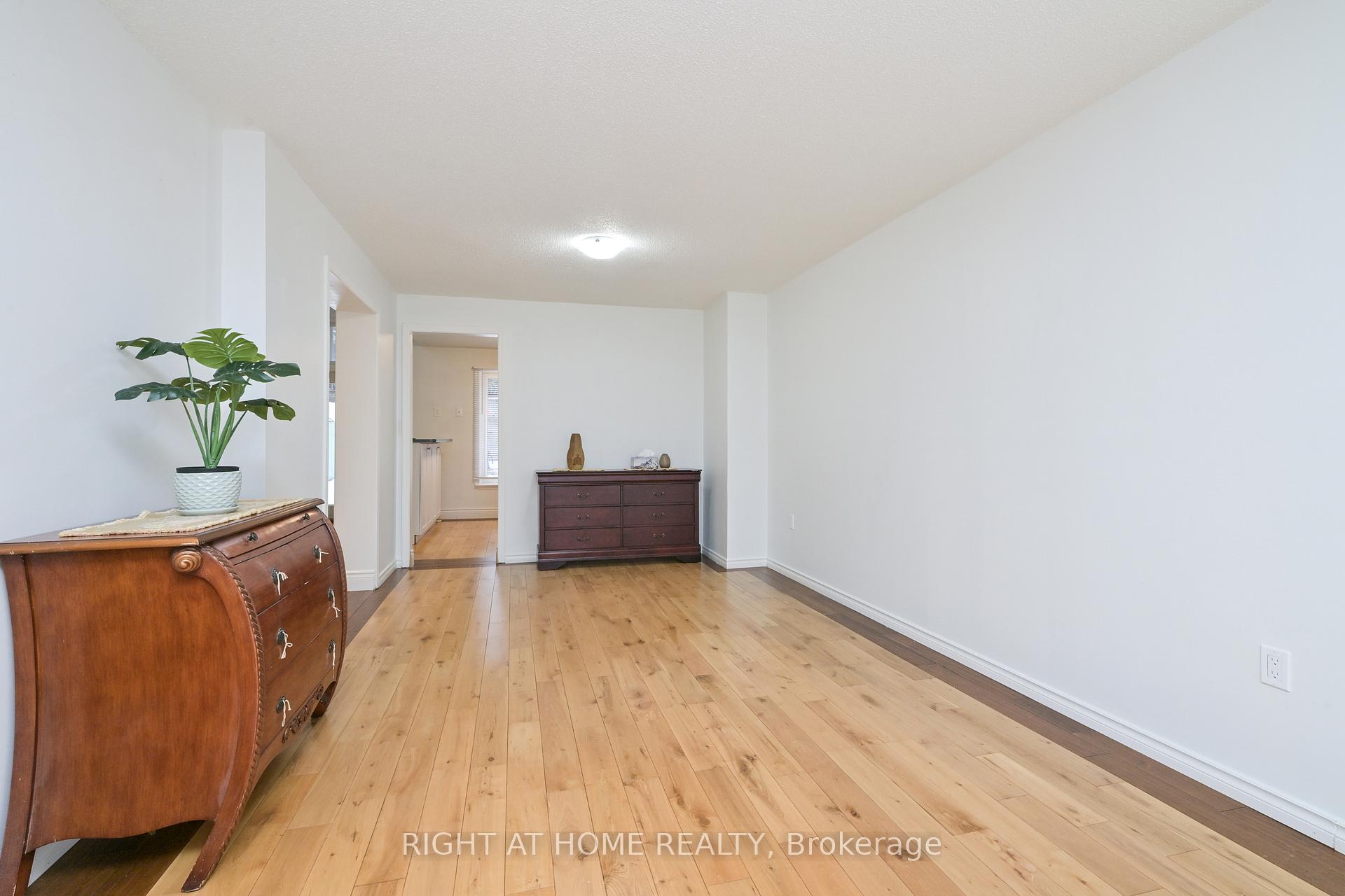 Photo 20 of 82 Leacrest Street, Brampton, Westgate — HOMEH