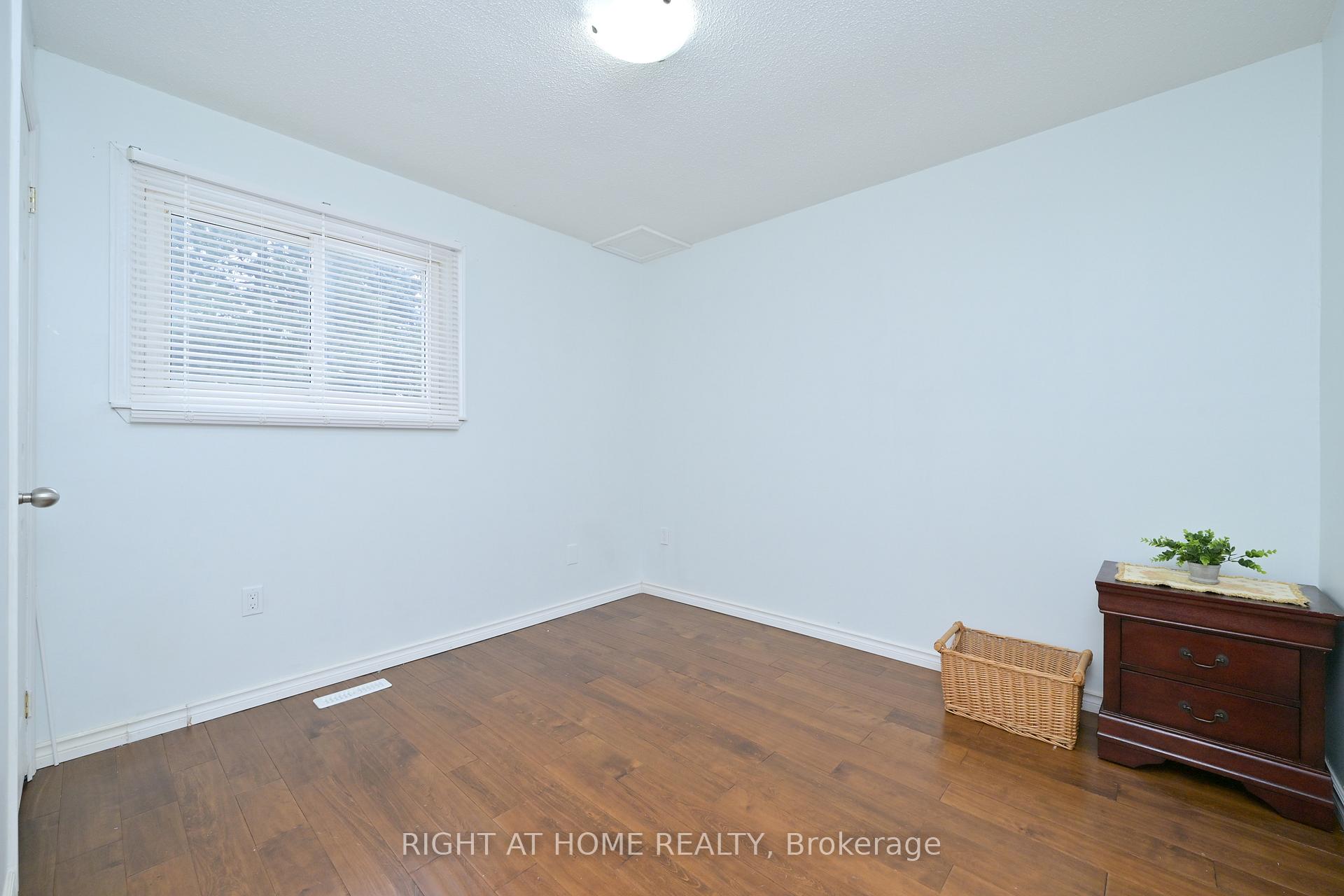 Photo 12 of 82 Leacrest Street, Brampton, Westgate — HOMEH