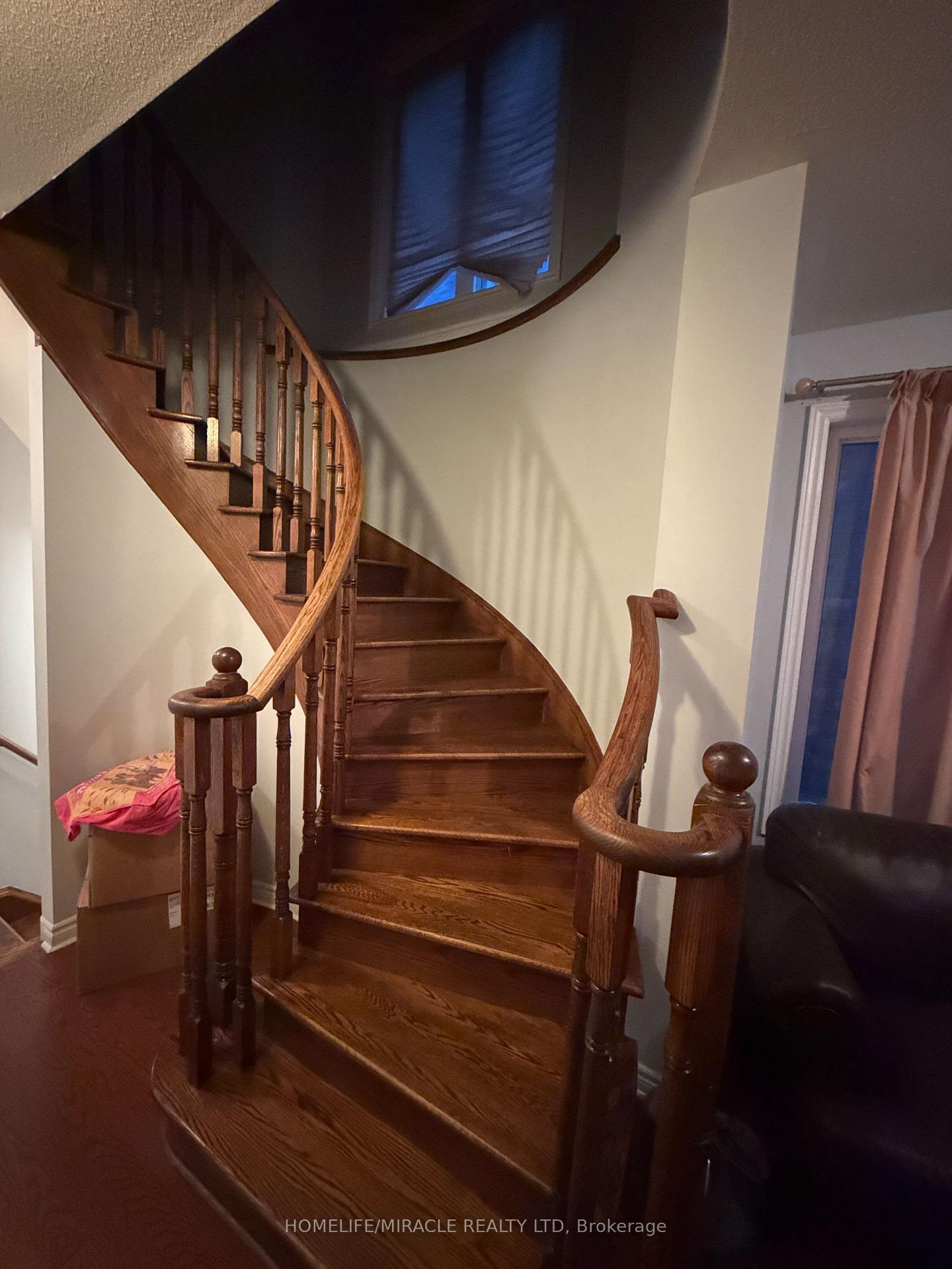 Photo 8 of 2251 Kwinter Road, Oakville, West Oak Trails — HOMEH