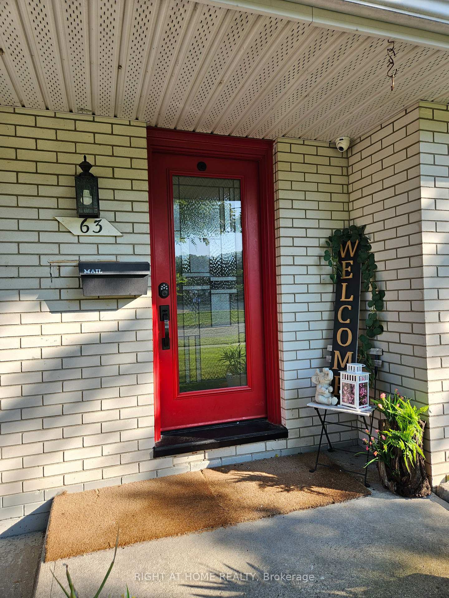 Photo 3 of 63 Cundles Road E, Barrie, Cundles East — HOMEH