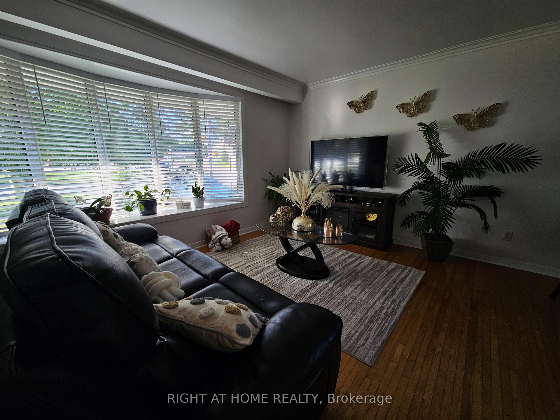 Photo 6 of 63 Cundles Road E, Barrie, Cundles East — HOMEH