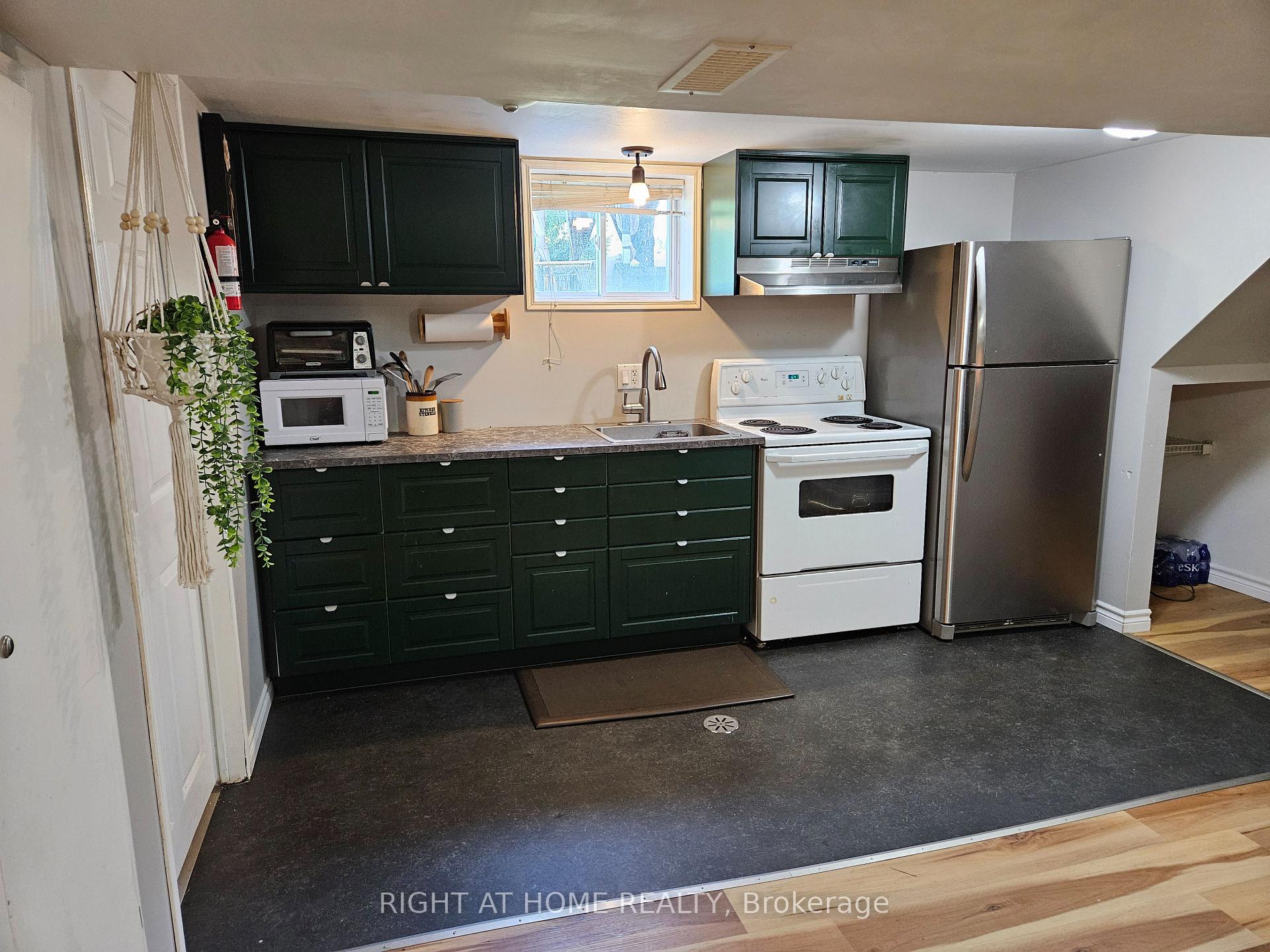 Photo 19 of 63 Cundles Road E, Barrie, Cundles East — HOMEH
