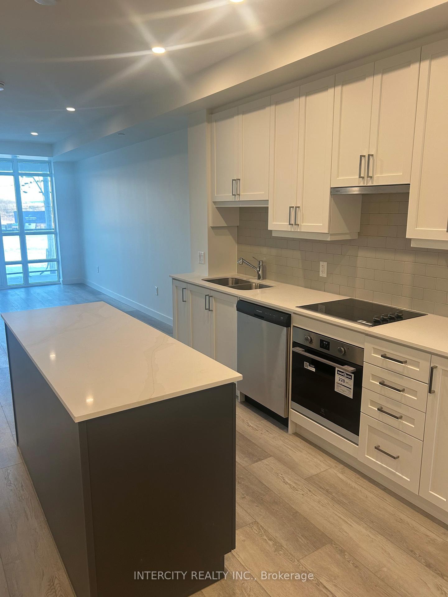 Photo 2 of Unit 216, 461 Green Road, Hamilton, Stoney Creek — HOMEH
