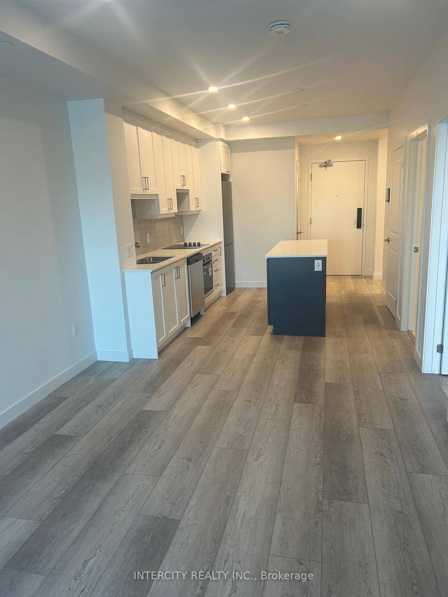 Photo 5 of Unit 216, 461 Green Road, Hamilton, Stoney Creek — HOMEH
